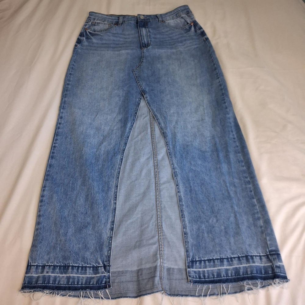 Rewash Denim Maxi Skirt Light Wash‎ Front Slit Raw Hem SZ 13/31 Womens Festival